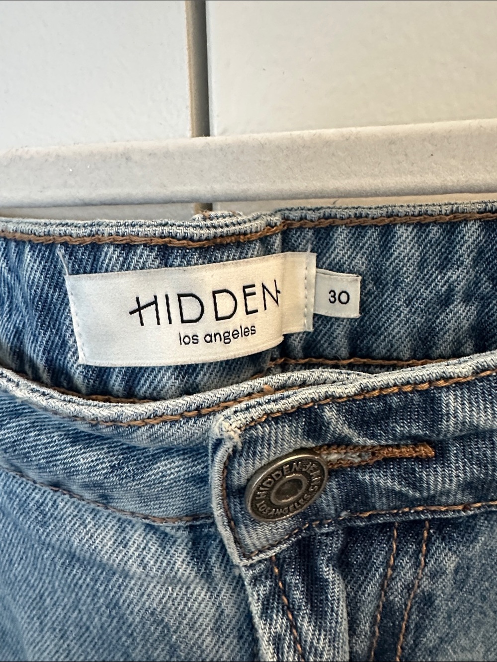 Hidden Distressed Jeans - Picture 2 of 4